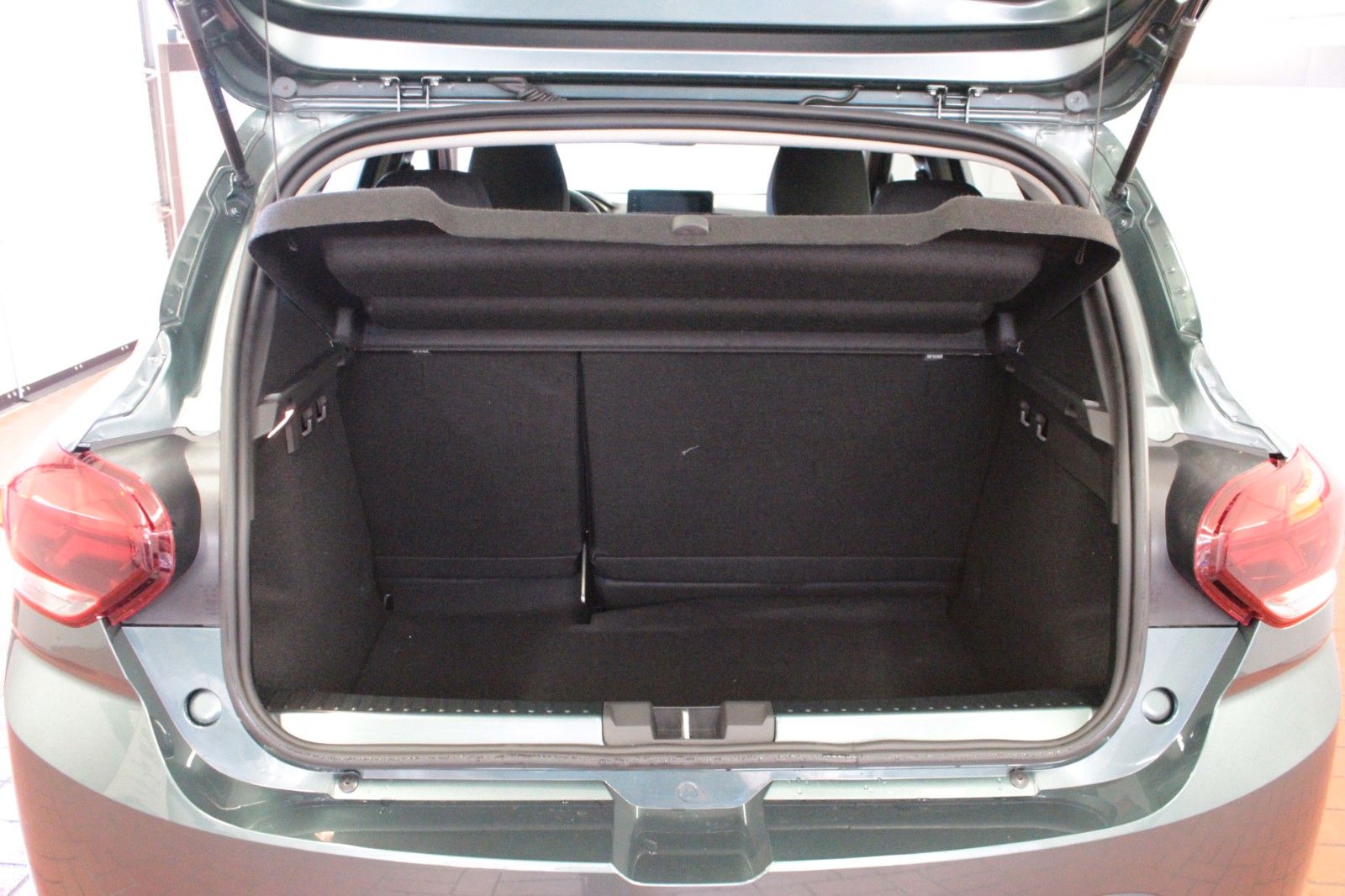 Fahrzeugabbildung Dacia Sandero TCe 100  ECO G Expression*Winterpaket*