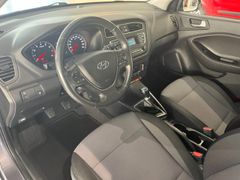 Fahrzeugabbildung Hyundai i20 1.2 5-TÜR LIFE KLIMA/SHZ/USB/LHZ/NEBEL