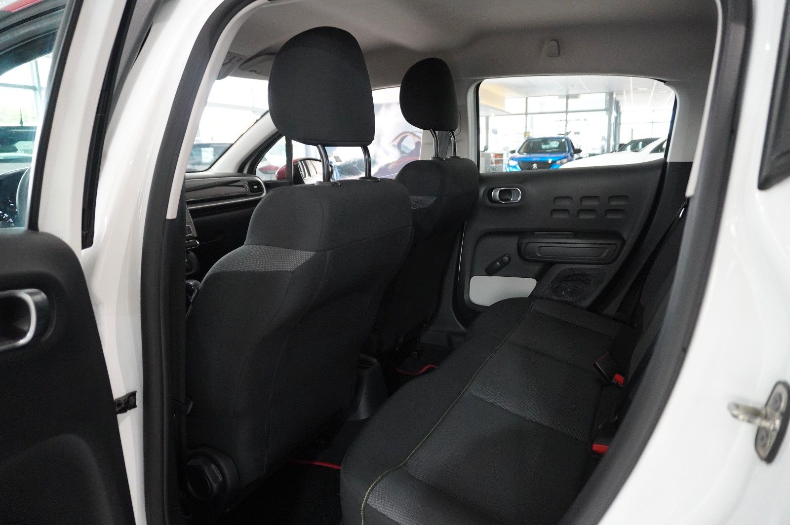 Fahrzeugabbildung Citroën C3 LIM. 1.2 FEEL LED/KLIMA/SHZ/PDC/TEMP./USB