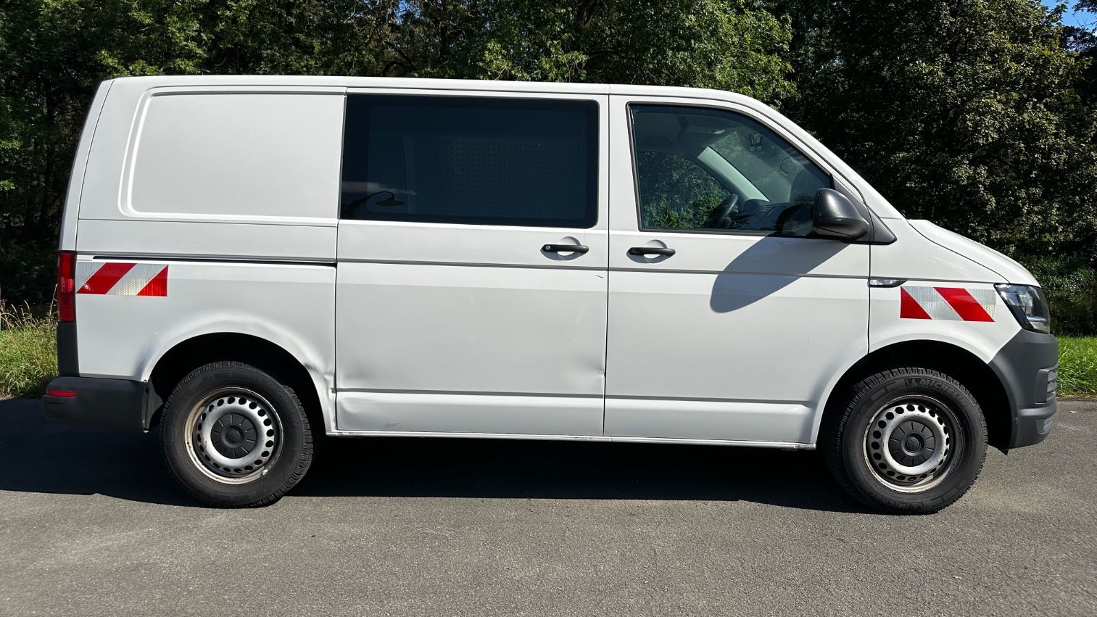 Volkswagen T6 Transporter - 1