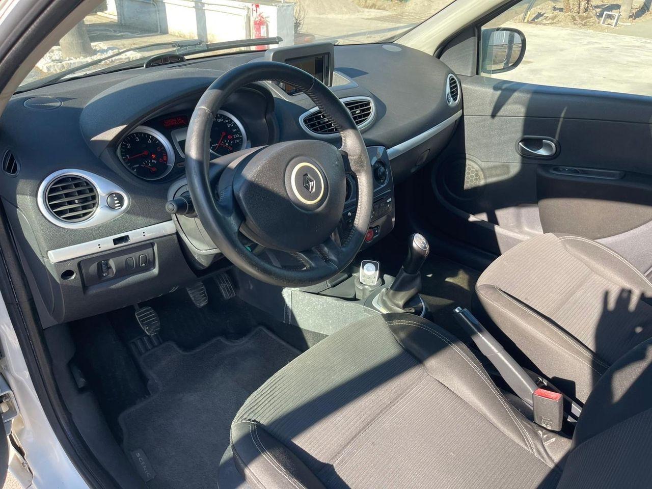 Renault Clio 2012 — photo 8