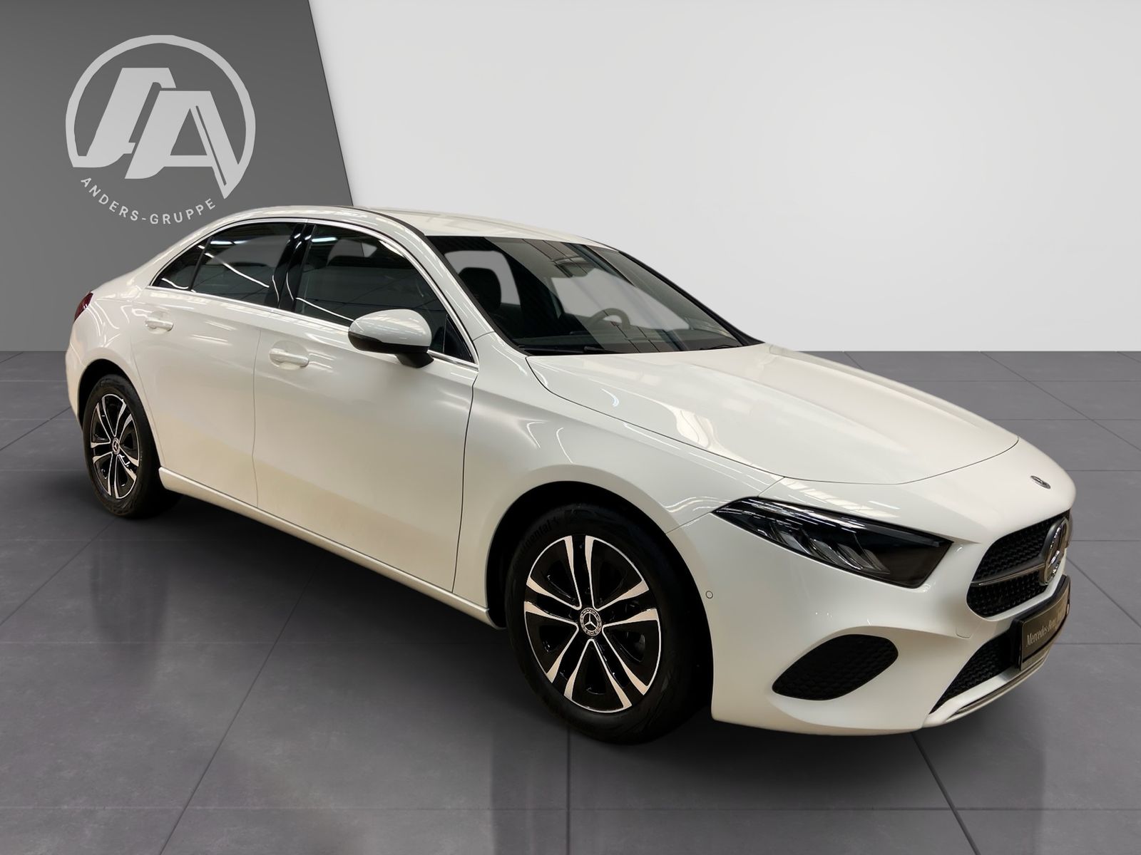Mercedes-Benz A 180 PROGR DISTR AHK NAVI LED KAM L.-HEIZ foto 5