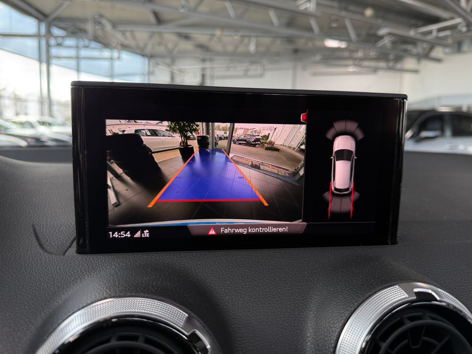 Fahrzeugabbildung Audi Q2 35 TFSI S line PANO B&O VIRTUAL LED