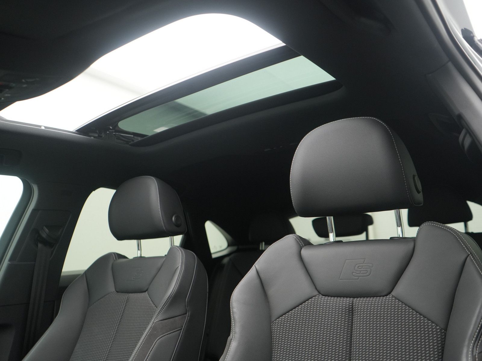 Audi Q3 Sportback 45 e S line S-TRON PANO MATRIX ACC foto 5