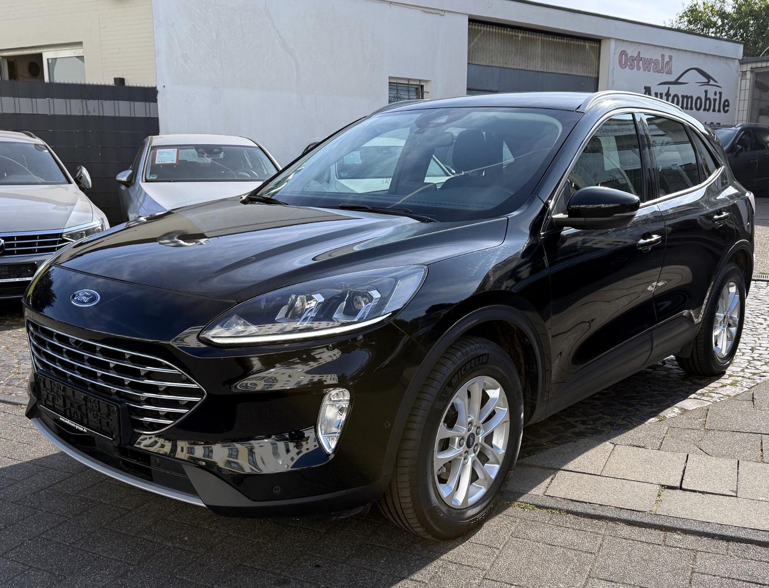 Ford Kuga 2.0 TDCi Titanium EcoBlue Kamera LED AWD