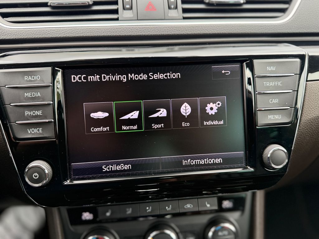 SKODA Superb – Bild 16 von 25