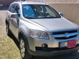 Chevrolet Captiva - Chevrolet Captiva mit Benzin-Antrieb: Automatik