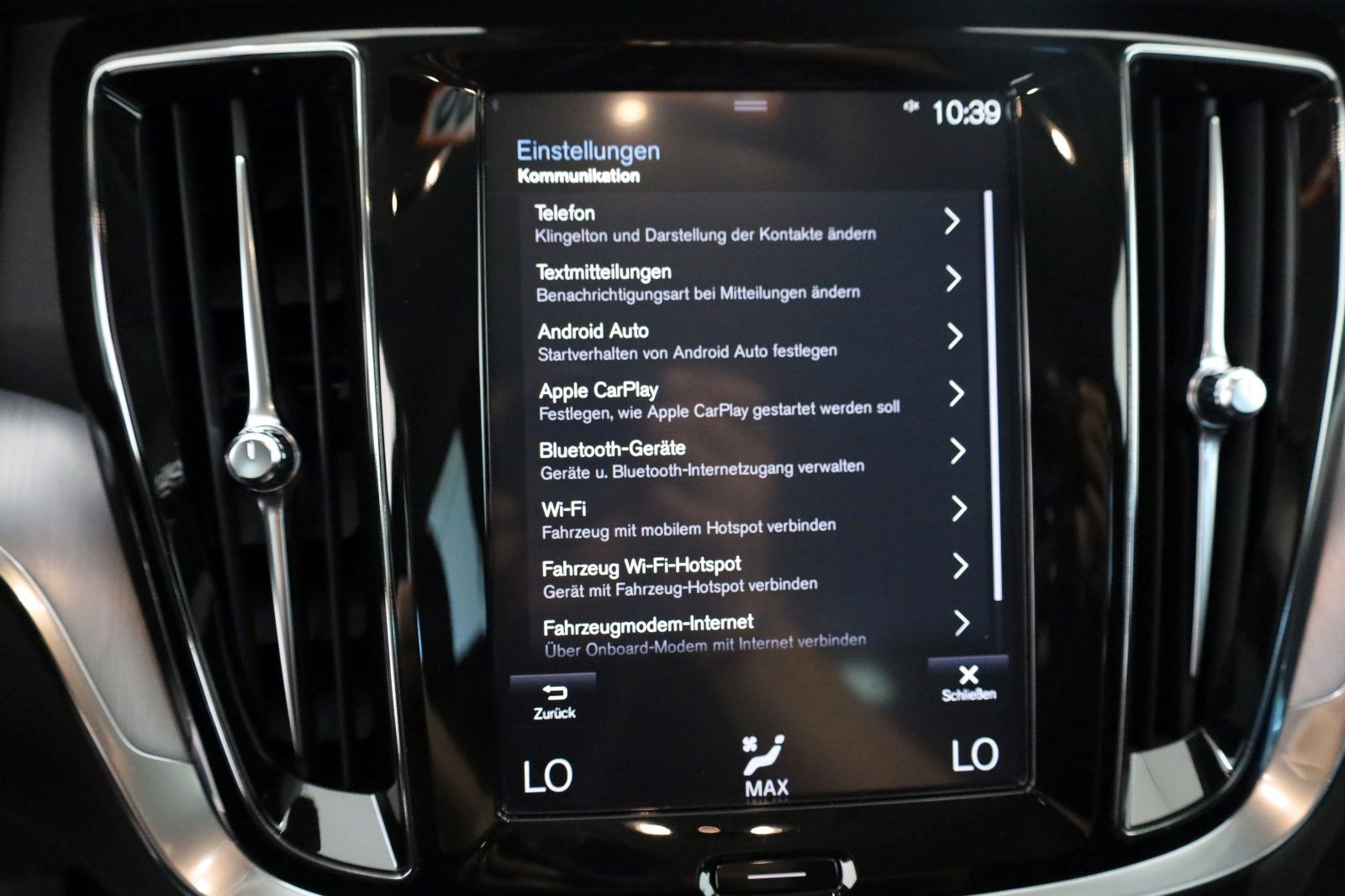 Fahrzeugabbildung Volvo V60 Kombi Momentum Pro T.Leder,Navi,LED,AppleCar