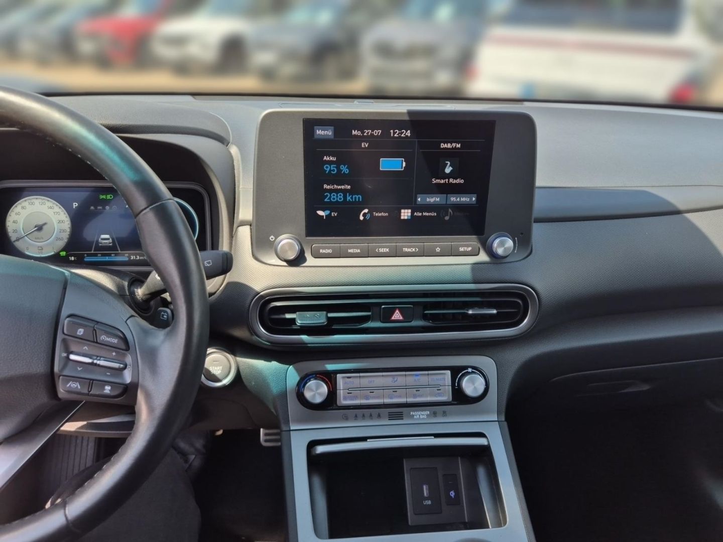 Fahrzeugabbildung Hyundai KONA Trend Elektro 2WD El. Panodach LED ACC Appl