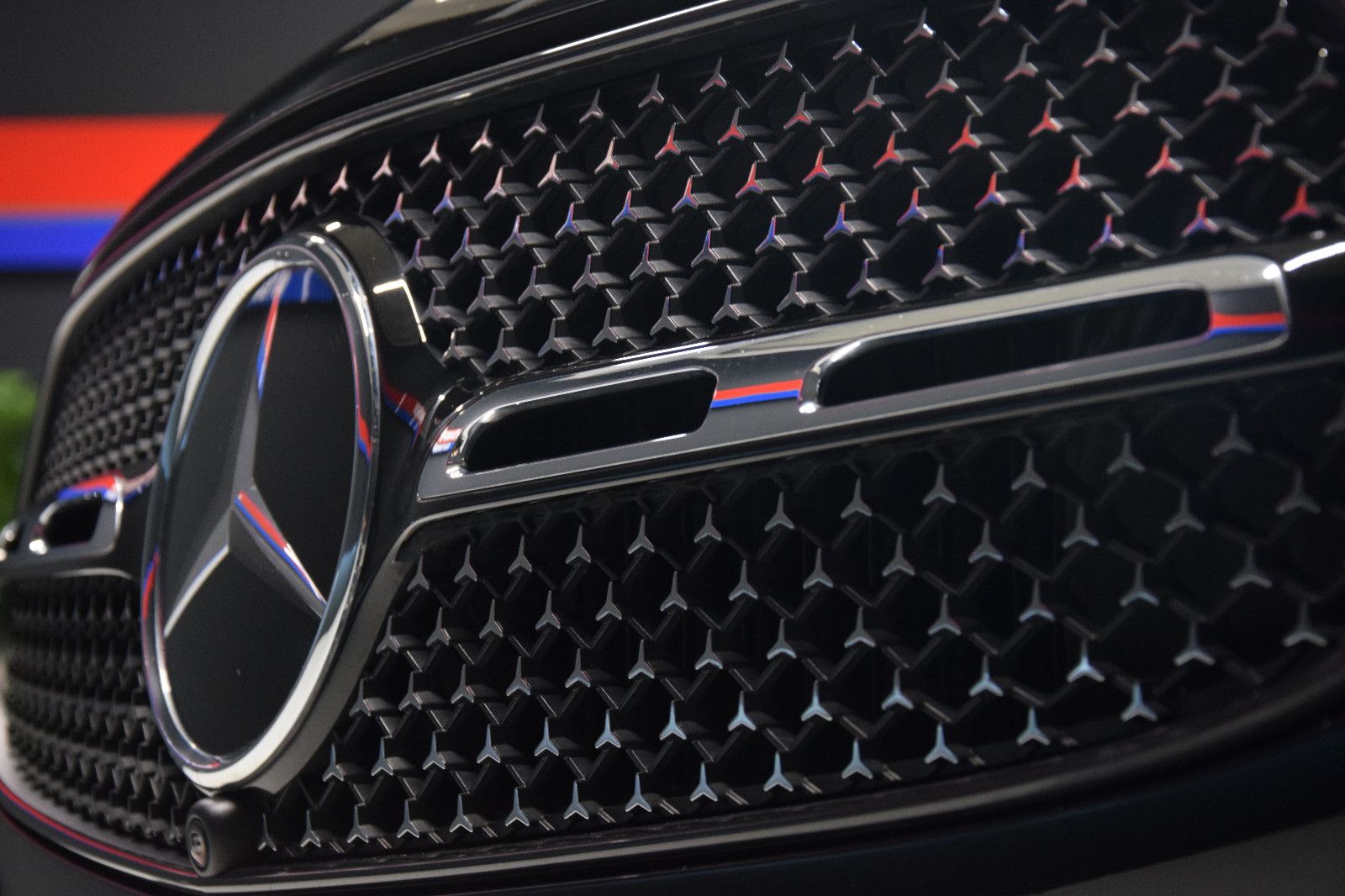 Fahrzeugabbildung Mercedes-Benz GLC 400 e 4Matic AMG Line Pano Distron. AHK 360°