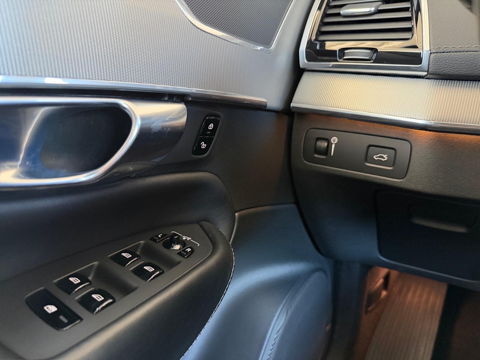Volvo XC90 2.0 D5 Inscription AWD Kam Schiebedach ACC