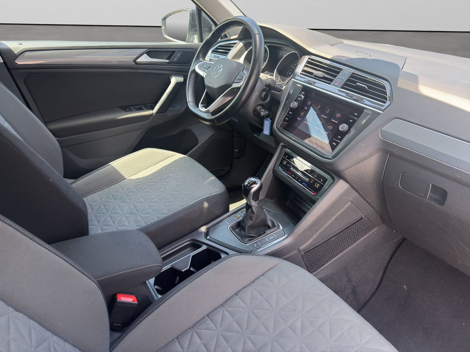 Volkswagen Tiguan 1.5 TSI Life LED NAVI 17 ACC SHZ PDC CLIM foto 23