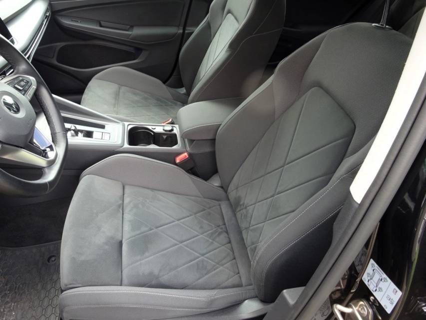 Fahrzeugabbildung Volkswagen Golf VIII 1.4 eHybrid Style