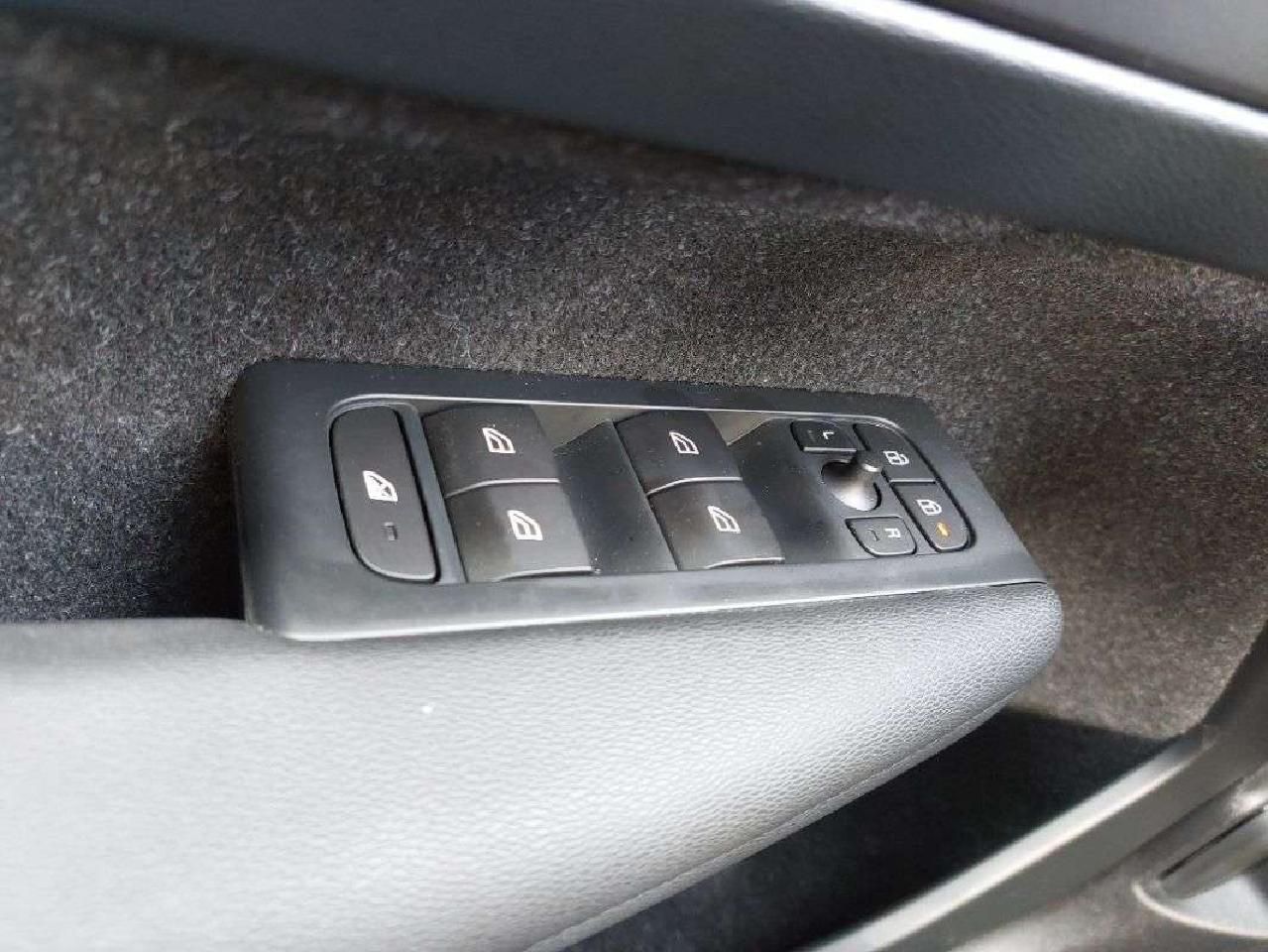 Fahrzeugabbildung Volvo XC40 R Design AWD*Winterpaket*LED
