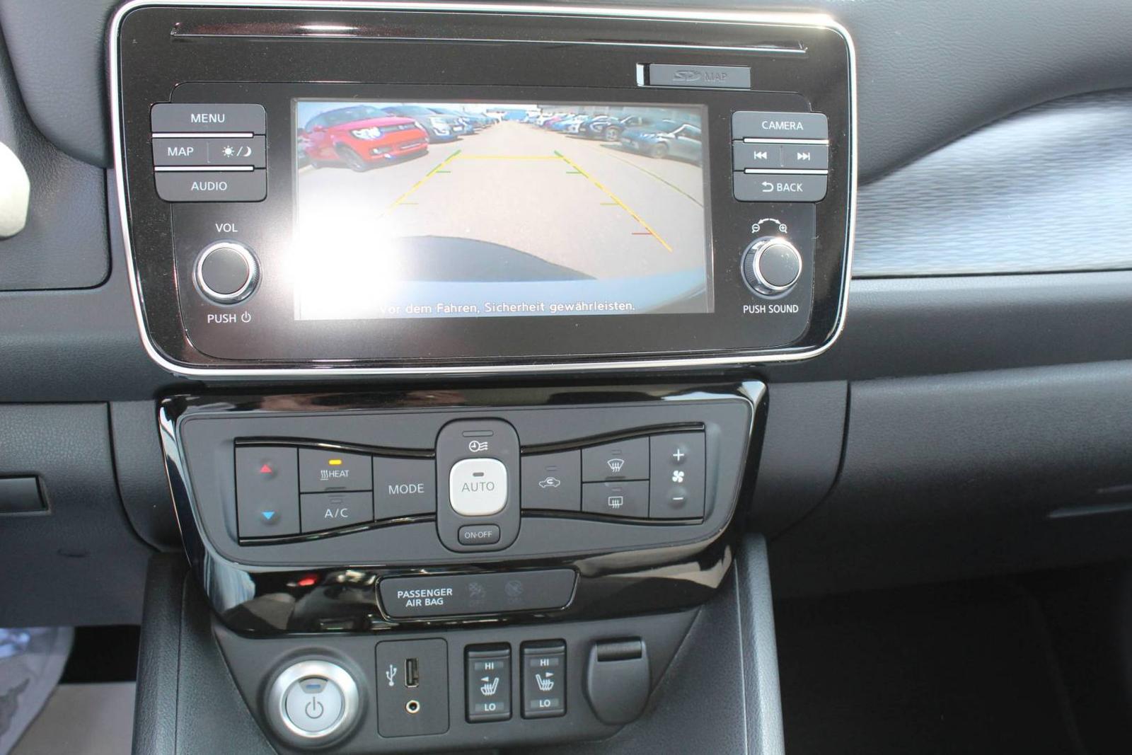 Nissan Leaf 40 kWh ACENTA Winterpaket/WKR/SHZ/Lenkradhz