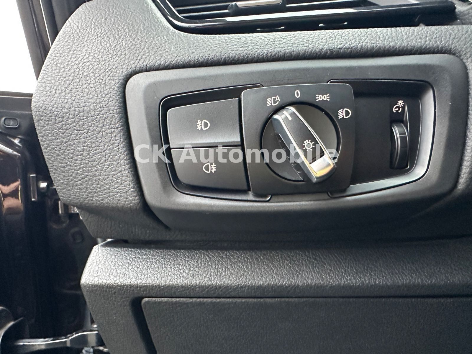 Fahrzeugabbildung BMW 218d Active Tourer Advantage/LED/SHZ/PDC