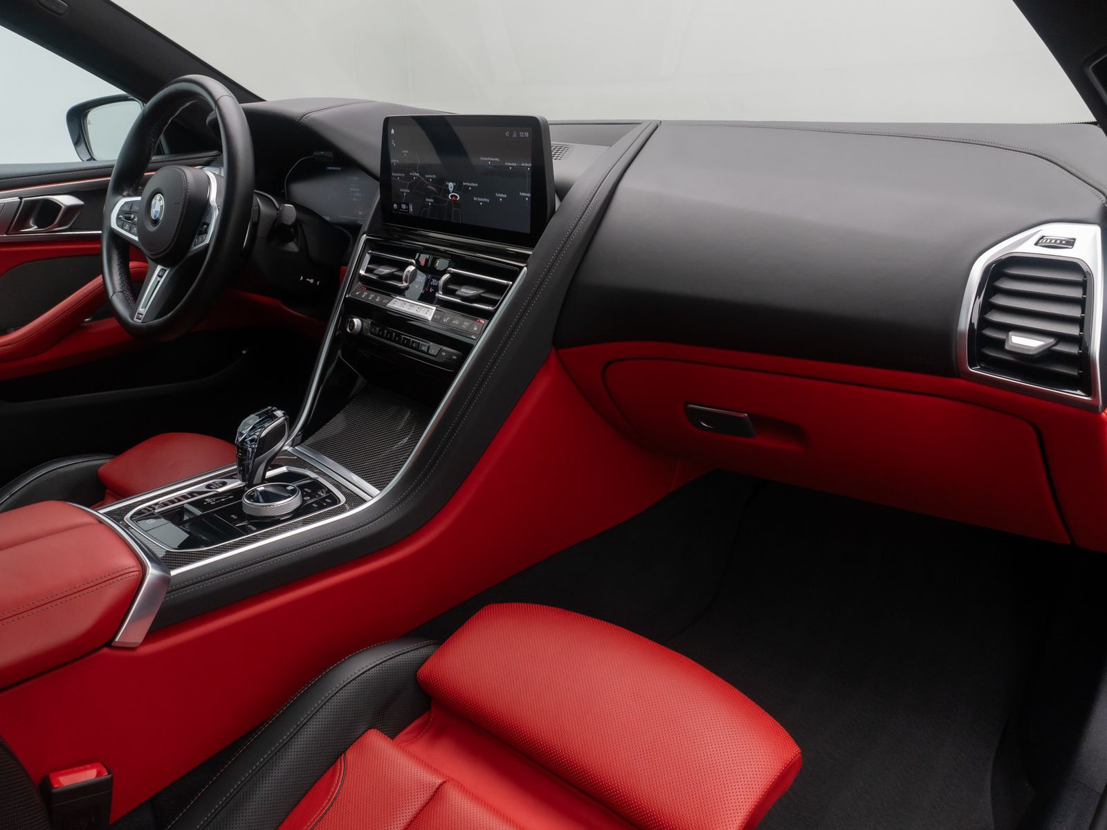 Fahrzeugabbildung BMW M850i xD Gran Coup&eacute; 360&deg; DAB Laser SoftClose 20"