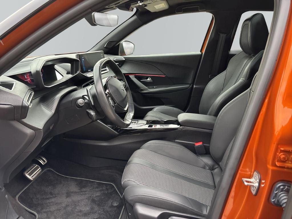 Peugeot 2008 GT 1.2 PureTech El. Panodach Navi Digitales