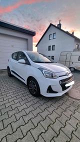 Hyundai i10 Automatik *NAVI; SITZHEIZUNG; ... - Hyundai Accent in Dortmund