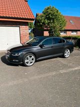 Volkswagen VW Passat 1.8 TSI - Volkswagen Passat mit Benzin-Antrieb: Limousine, 1.8