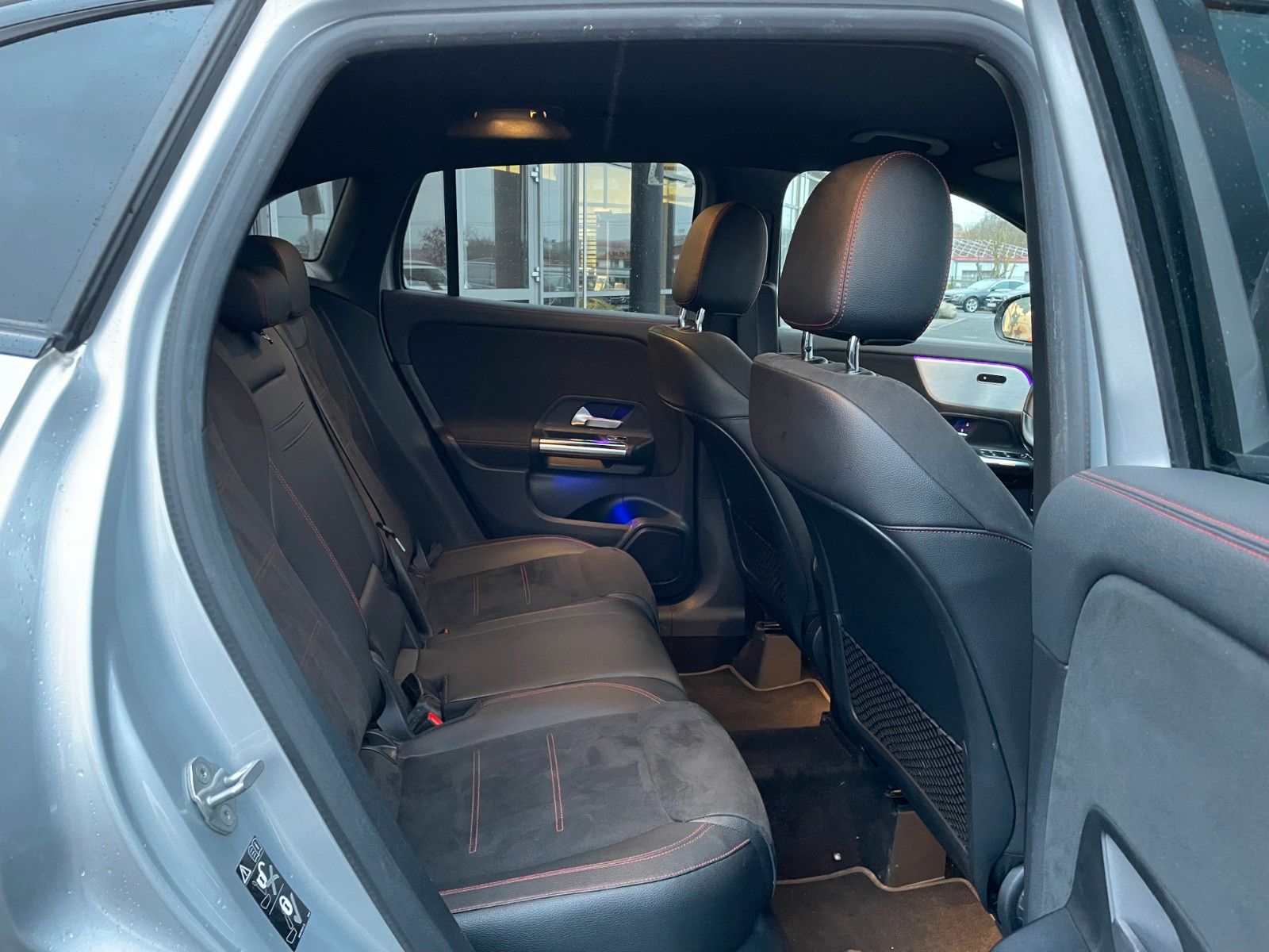 Fahrzeugabbildung Mercedes-Benz GLA 200 AMG+Ambiente+TotW+Night+RKamera+19Zoll