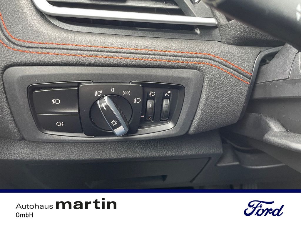 Fahrzeugabbildung BMW 218 i Sport Line PDC SHZ KAMERA NAVI FACEL. LED