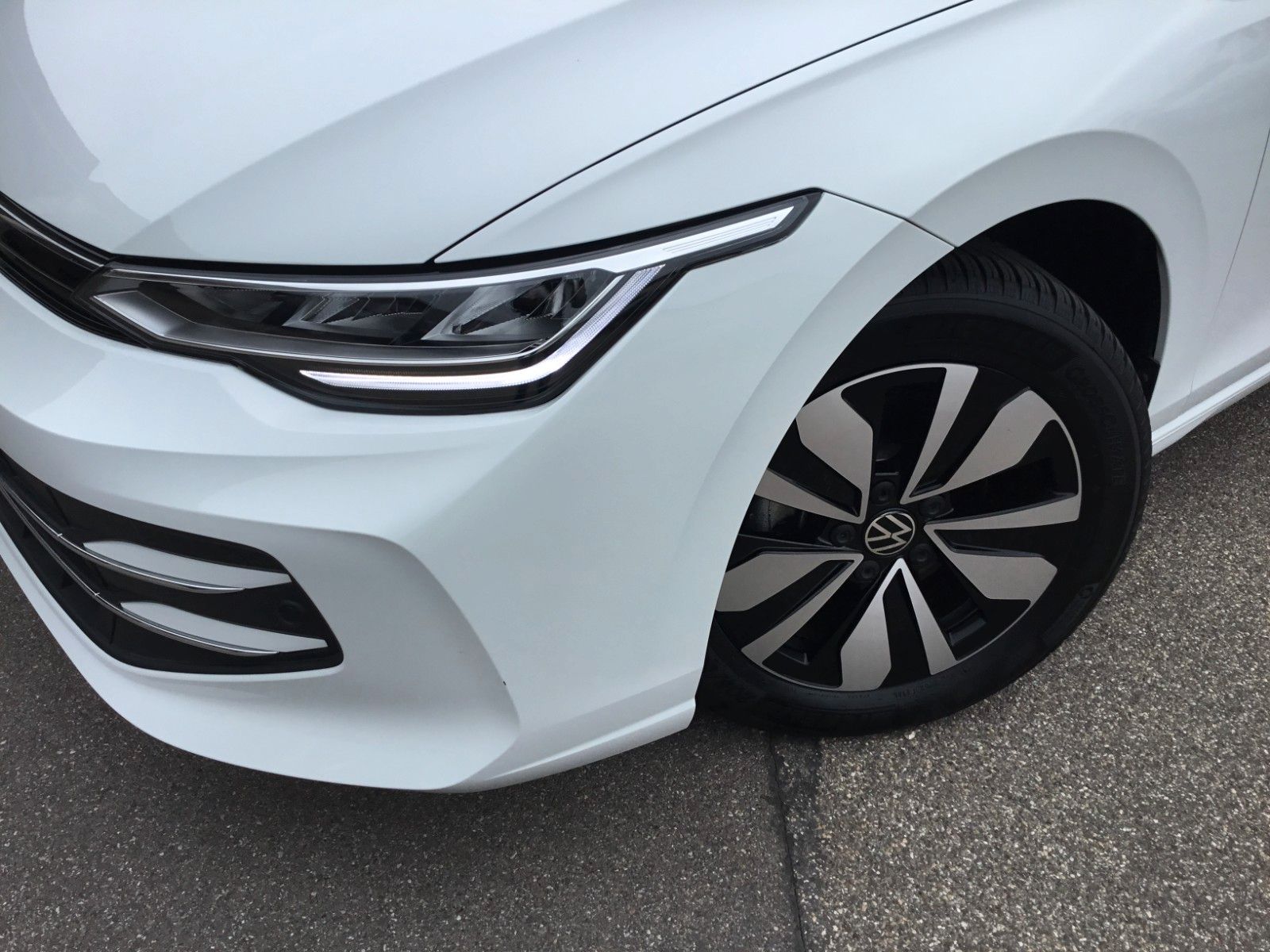 Fahrzeugabbildung Volkswagen Golf Goal 1.5 TSI+LED+Kamera+16"+AppConnect+ACC