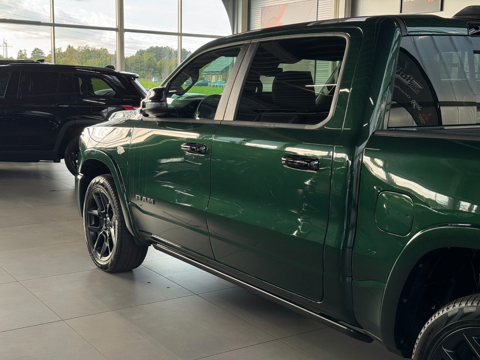 Fahrzeugabbildung Dodge RAM 1500 Crew Cab Laramie Night 5.7 V8 MY 2026