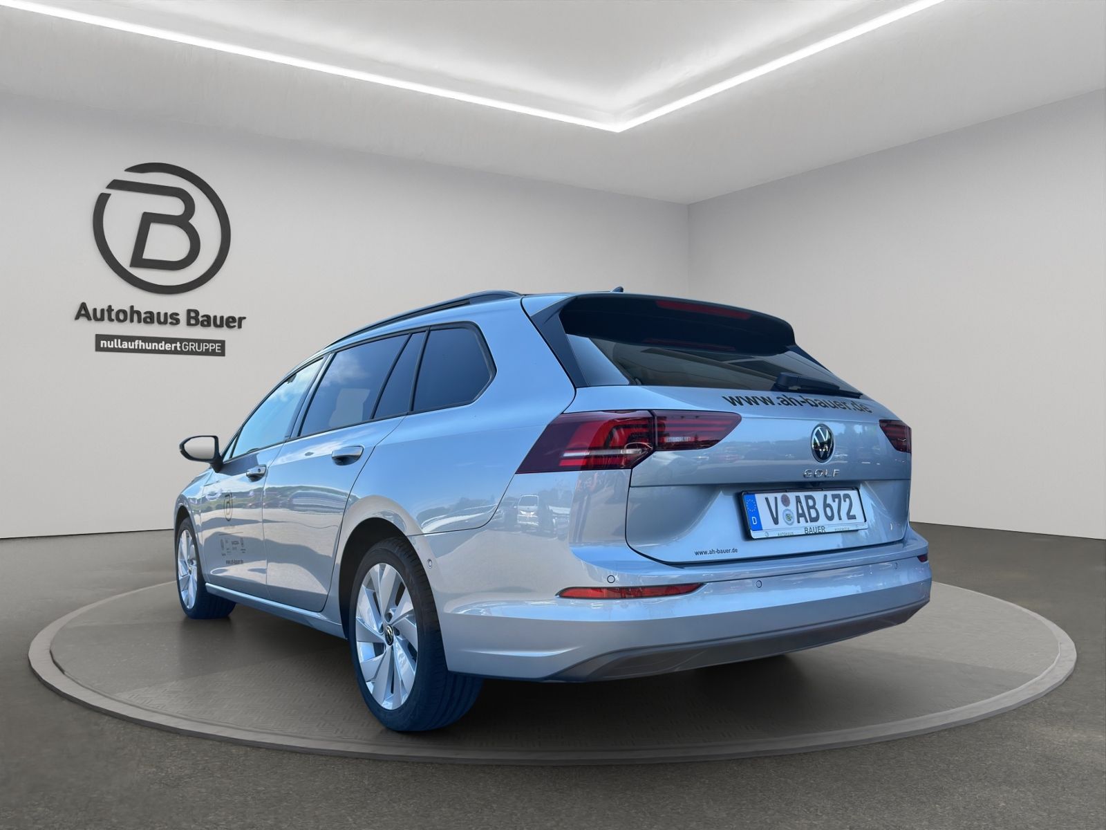 Volkswagen Golf VIII Variant 2.0TDI DSG Life AHK RfK ElKlap imagem 3