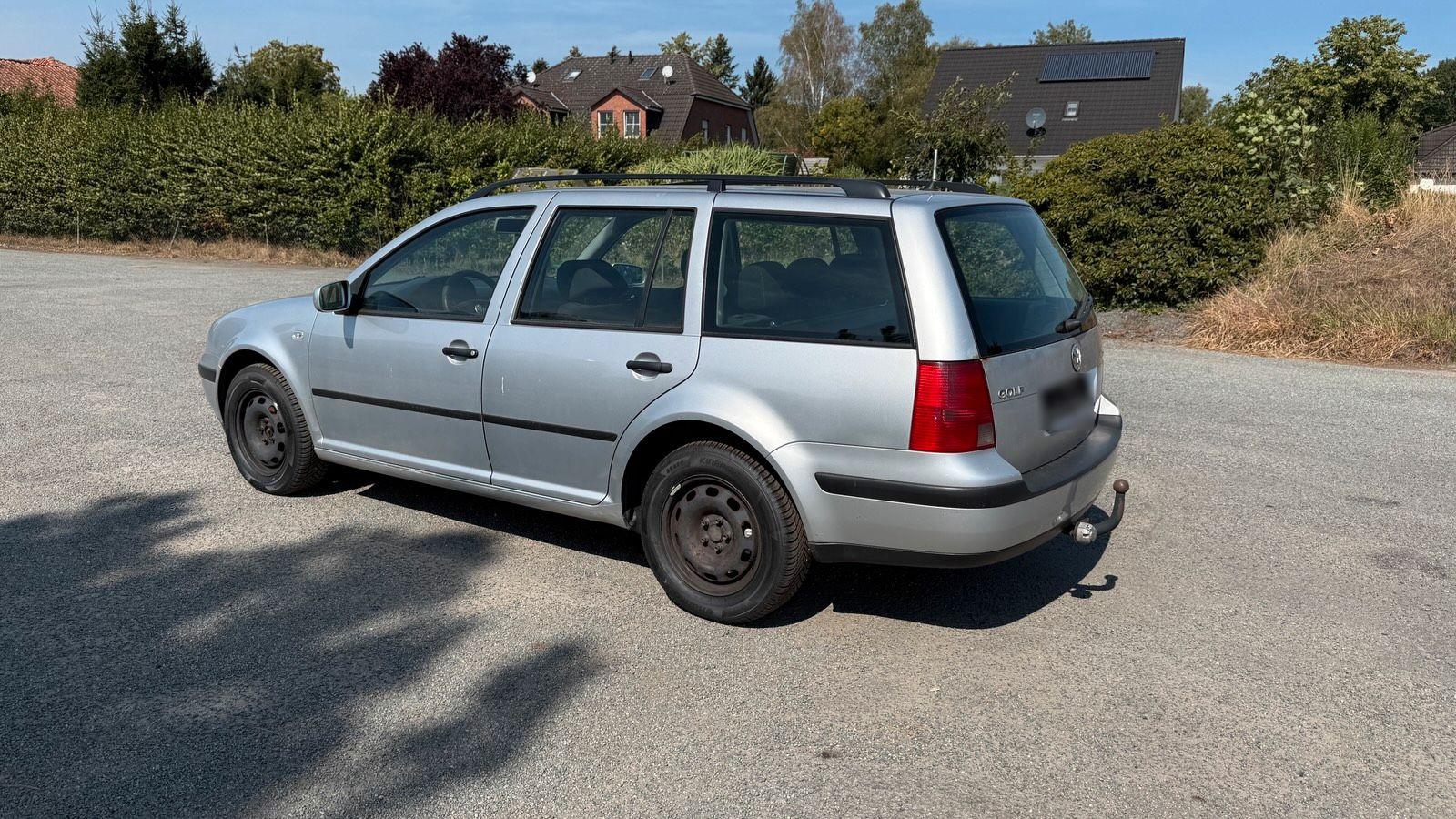 Volkswagen Golf 2006 — салон