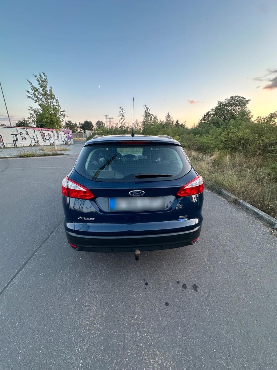 Ford Focus 2012 — photo 10