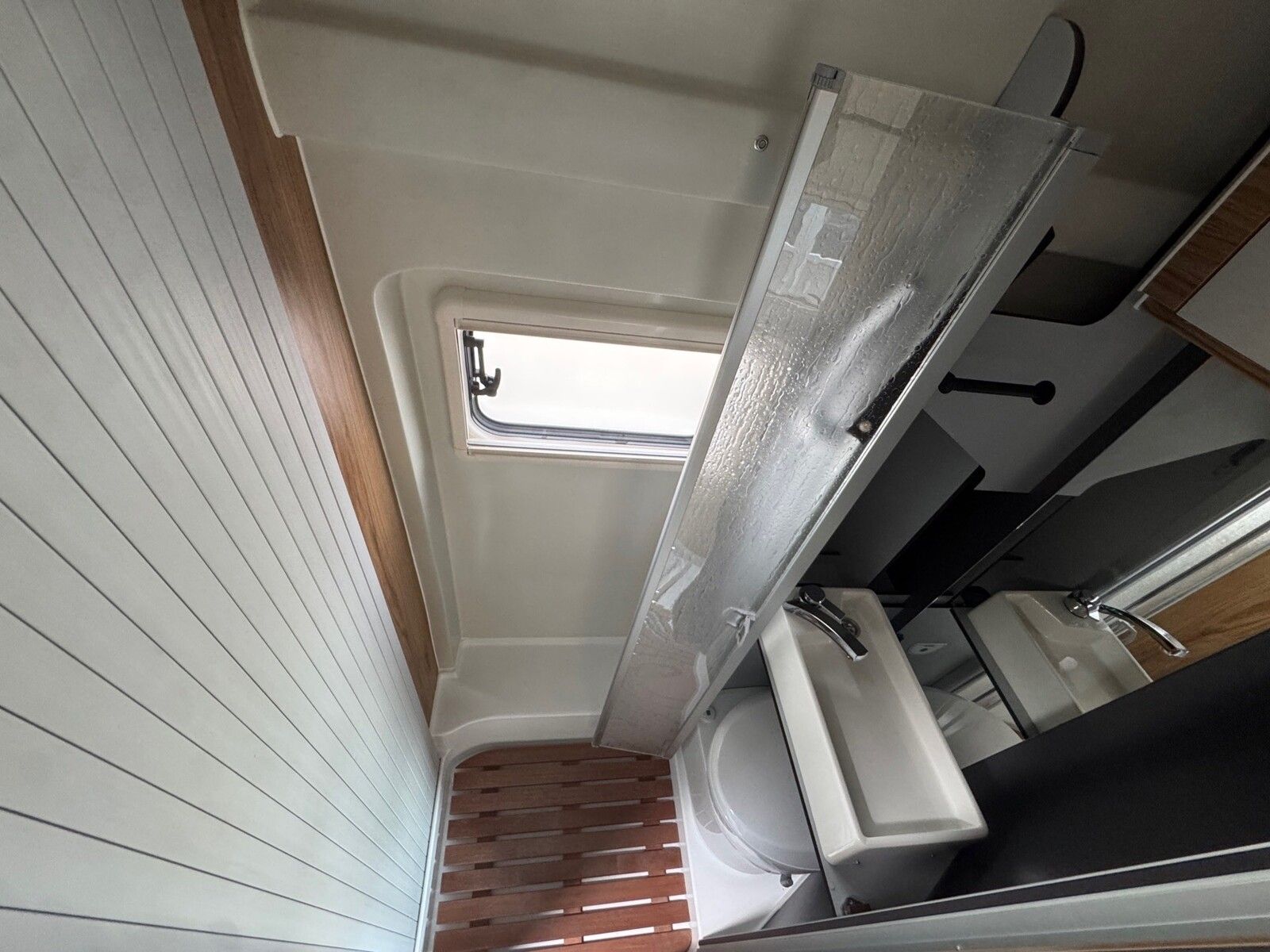 Fahrzeugabbildung Karmann Dexter 4x4 DE 570 AW Klima, RFK, Heizung 4KW