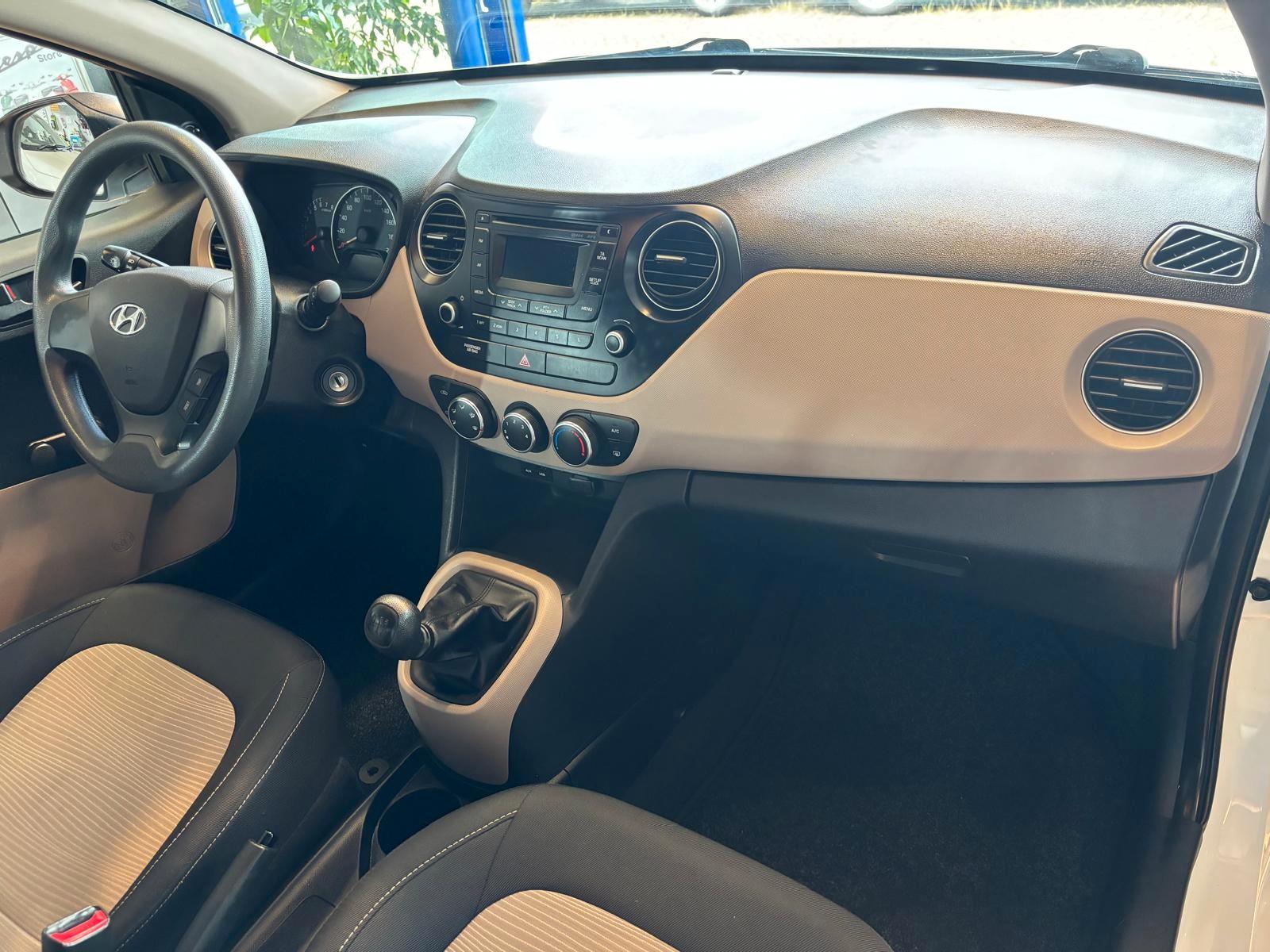 Hyundai i10 blue Classic Klima  8-fach bereift