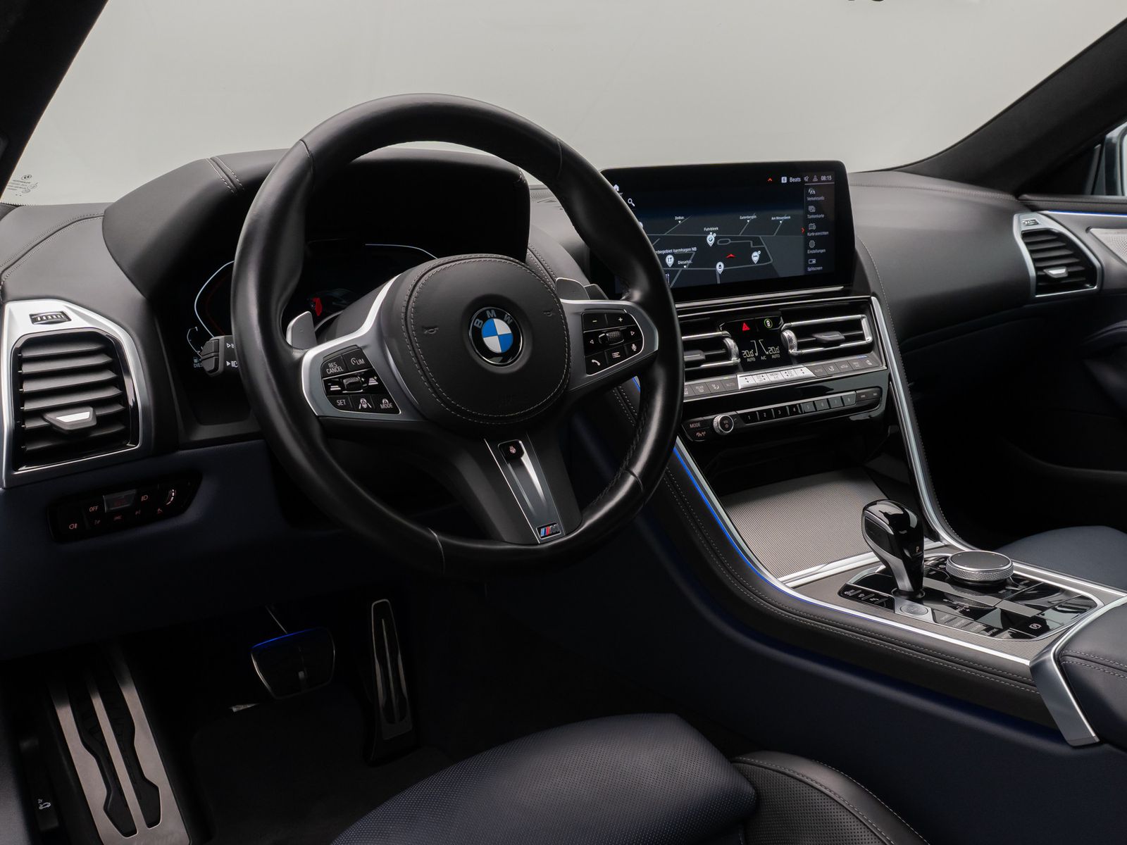 Fahrzeugabbildung BMW 840d xD Coupé B&W 360° SoftCl DisplKey Laser 20"