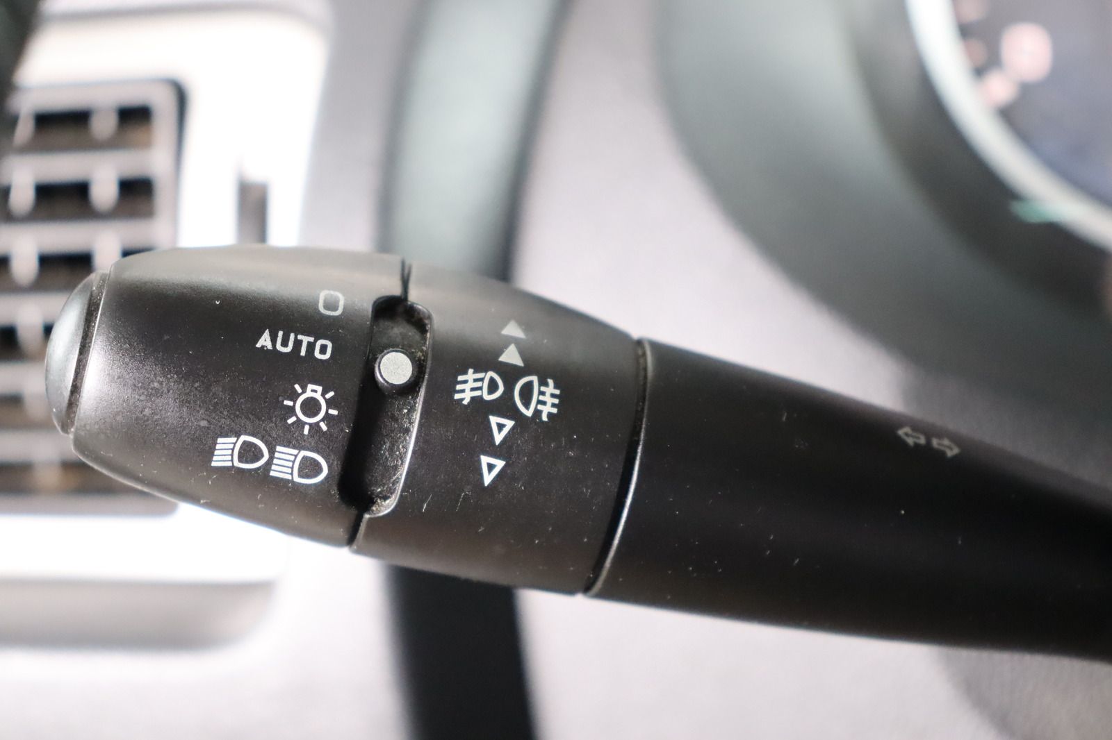 Fahrzeugabbildung Citroën Jumpy L2 2.0 HDI 125 FAP Exclusive 8-Sitzer