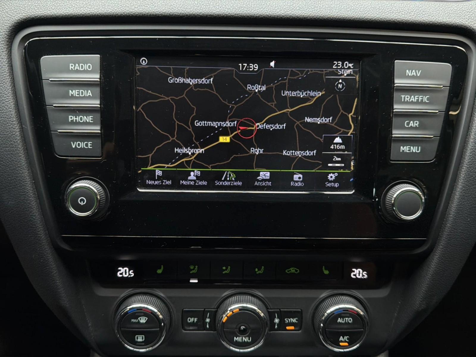 Skoda Octavia/Temp/PDC/ErsteHand/2-Zonen/SHZ/Kurvlicht
