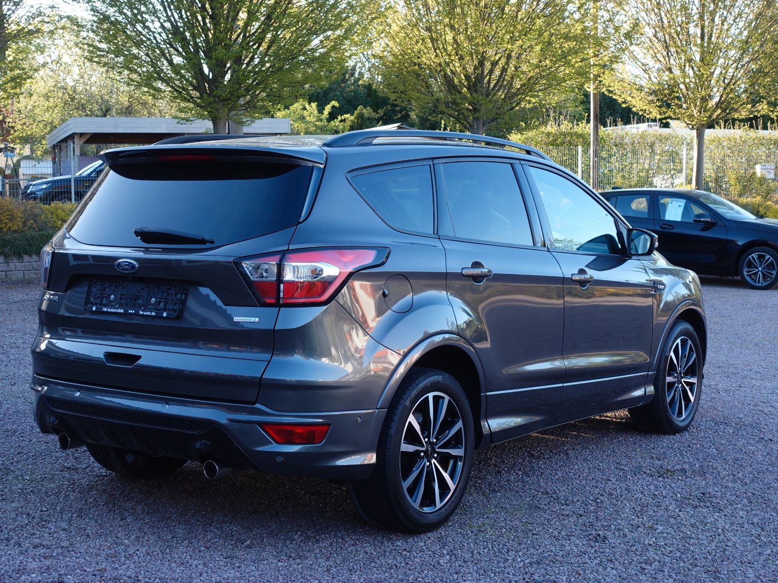Fahrzeugabbildung Ford Kuga 1,5 EcoBoost 2x4 110kW ST-Line