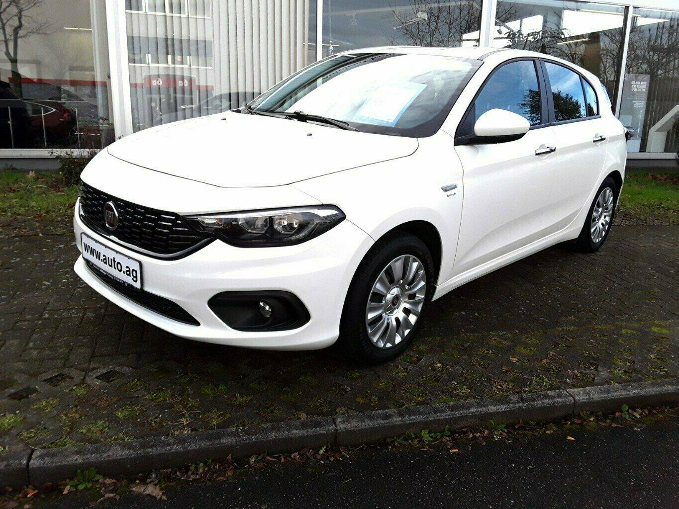 Fiat Tipo 1.4 T-JET EASY NAVI & PDC