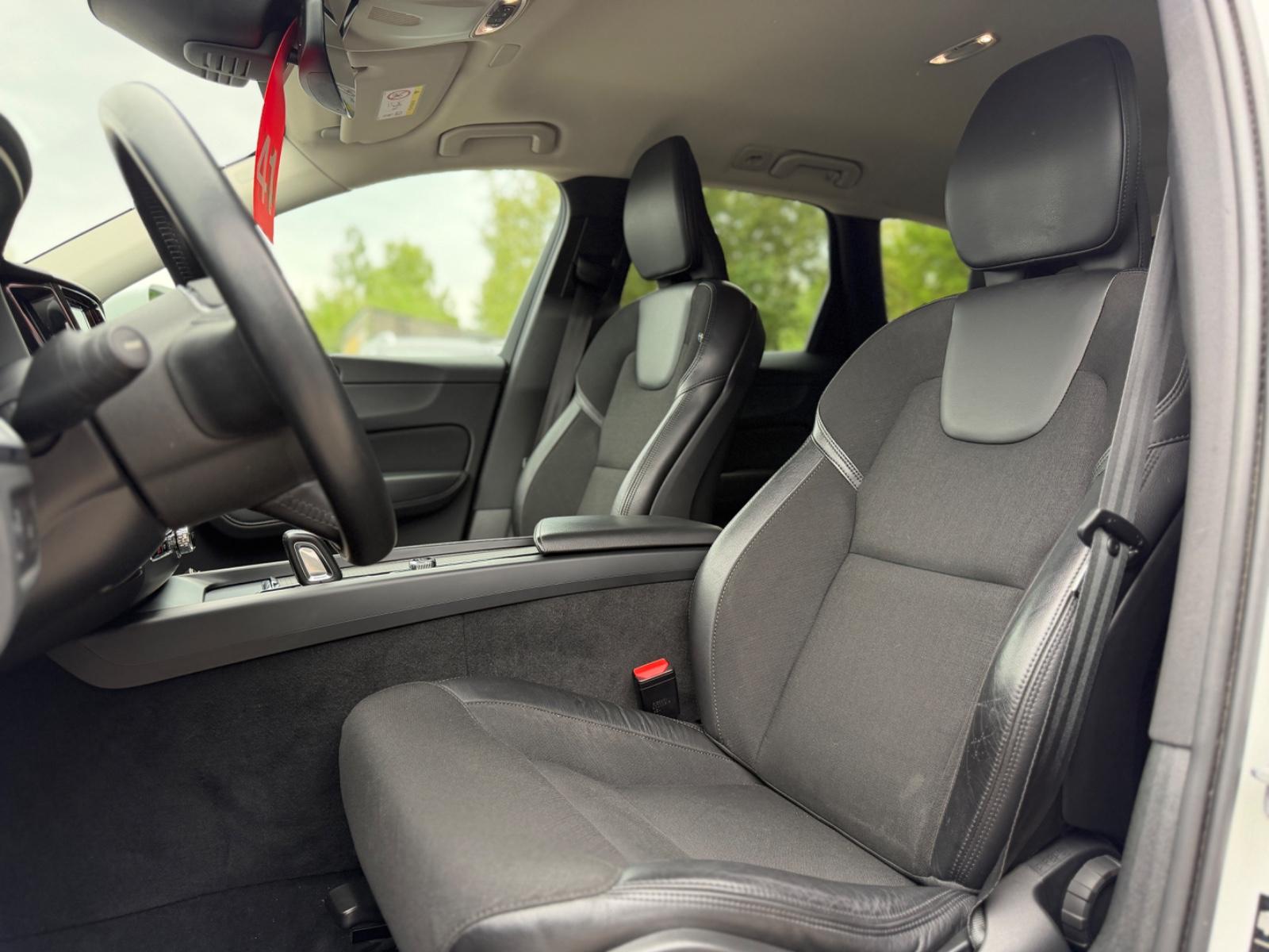Volvo XC 60  Momentum Pro AWD*H&K*ACC*LED*AHK*