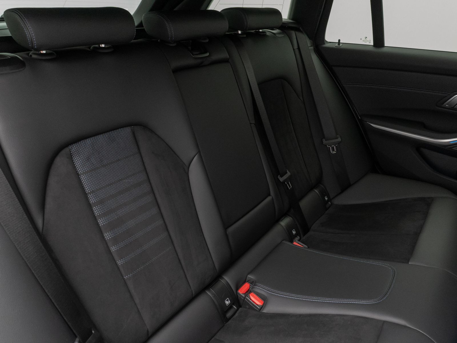 Fahrzeugabbildung BMW 330e M Sport Kamera DAB H/K Geschwind Parkassist