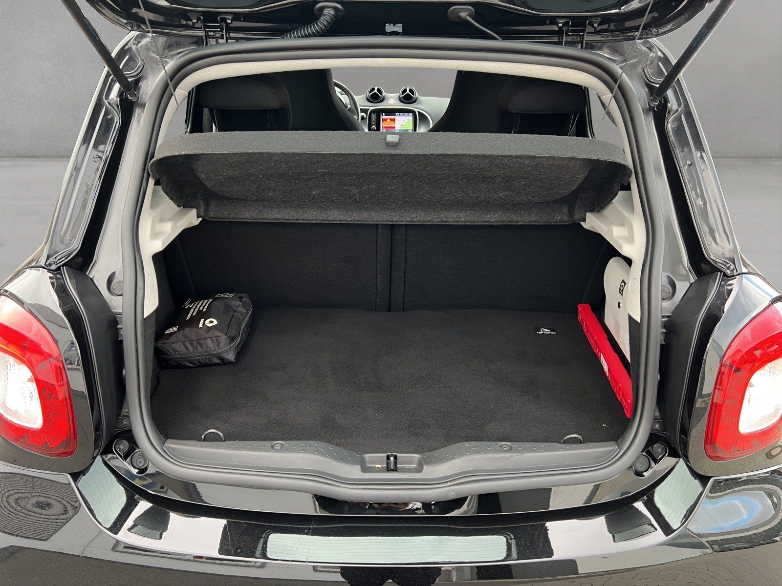 Fahrzeugabbildung Smart ForFour Passion PDC/TEMPOMAT/KLIMA/SHZ/NAVI/