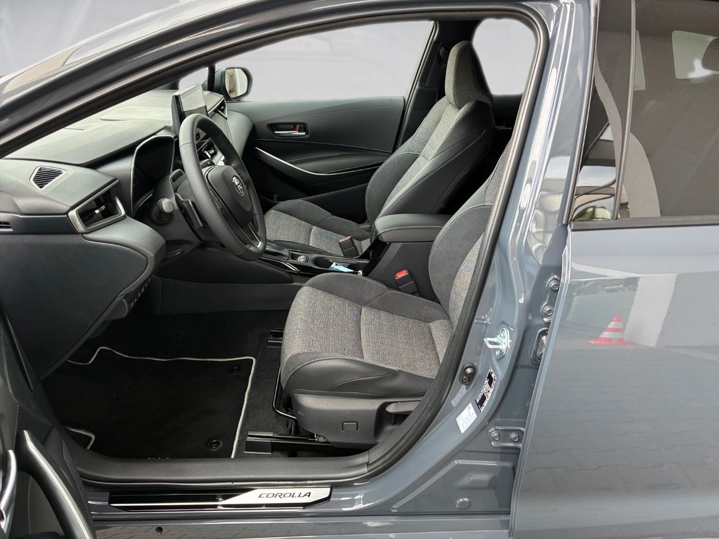 Fahrzeugabbildung Toyota Corolla TS Teamplayer 2.0-l-Hybrid KAMERA LED AC