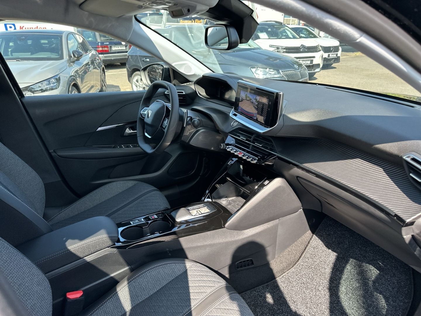 Fahrzeugabbildung Peugeot 208 Allure Hyb. 110 e-DSC6 LED ACC  CarPlay SHZ