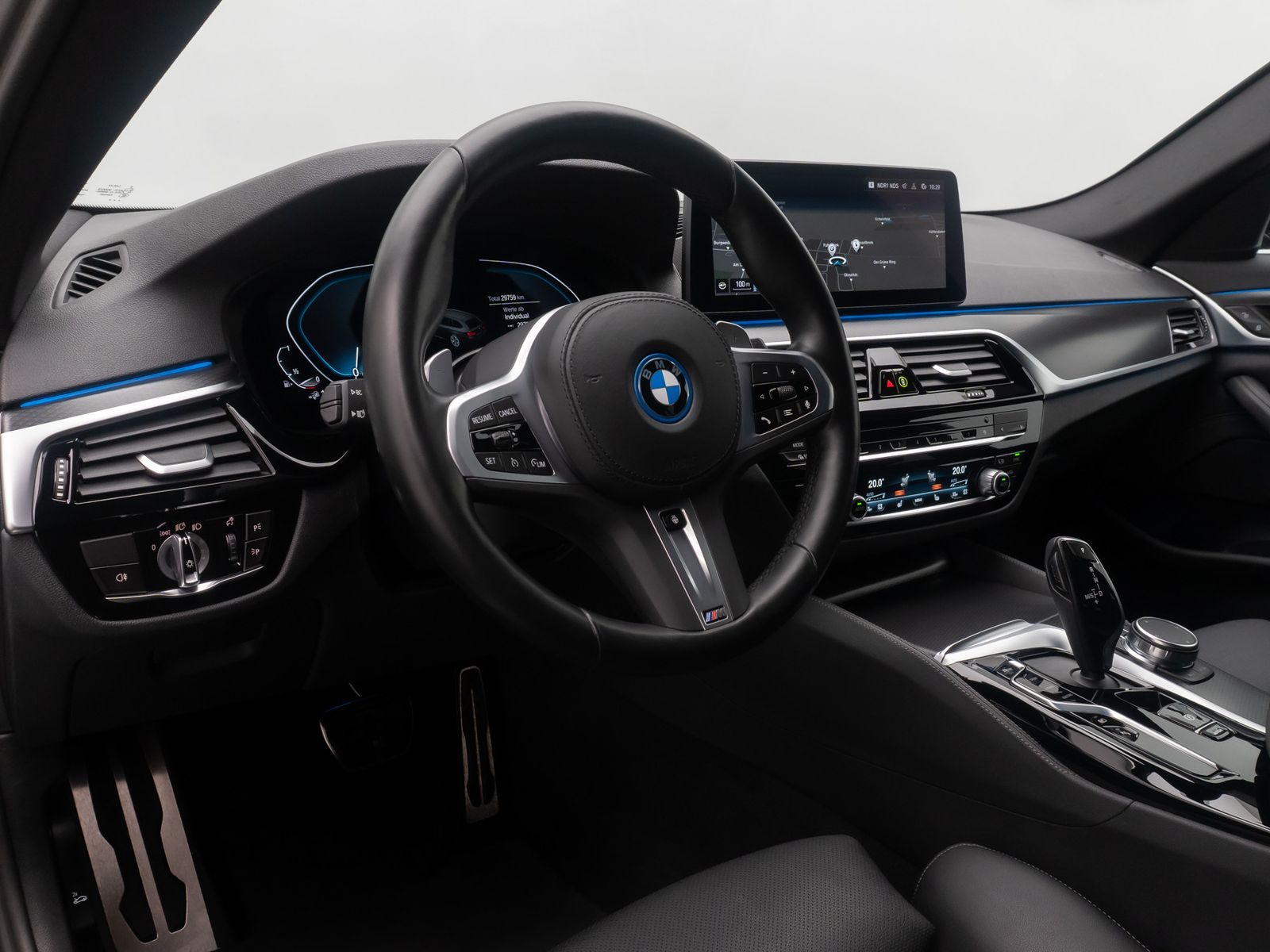 Fahrzeugabbildung BMW 530e xD M Sport HUD DAB Laser Kamera 4xKlima 19"