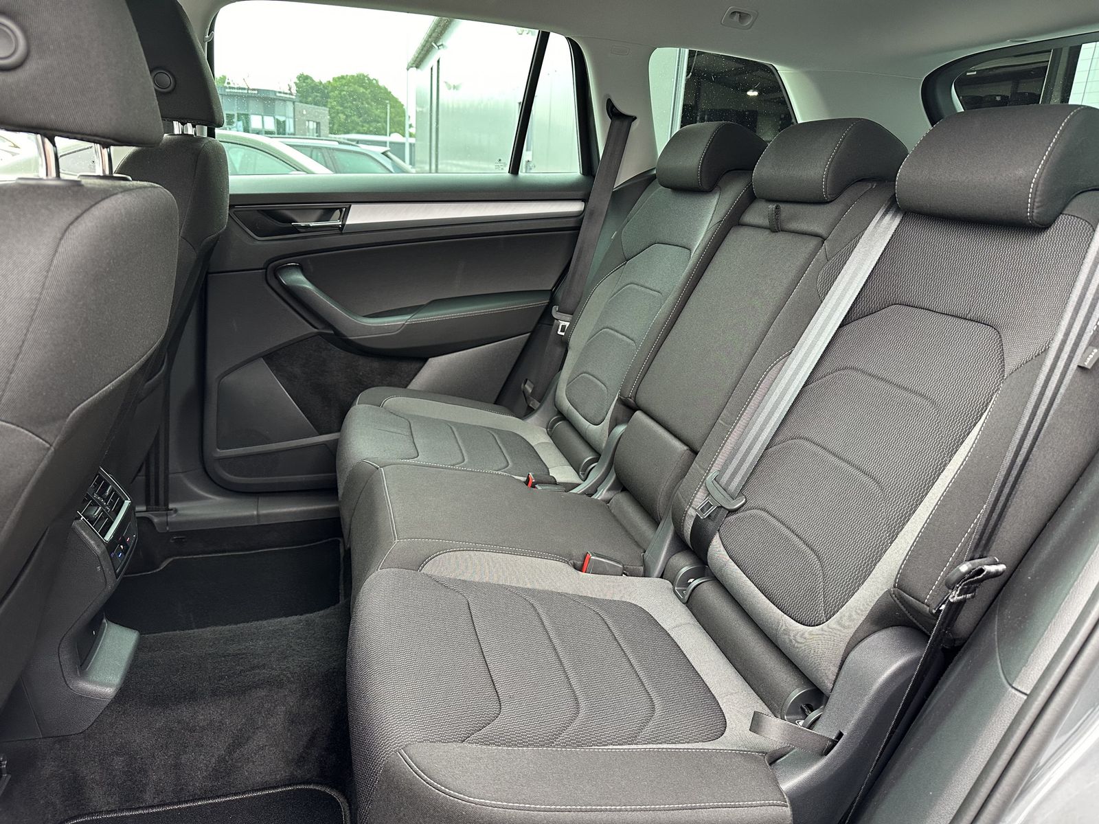 Fahrzeugabbildung SKODA Kodiaq 2.0 TDI DSG Ambition NAV+LED+ACC+KAMERA