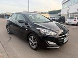 Hyundai i30 blue 1.6 CRDi 100kW Style - Hyundai i30: Crdi Style