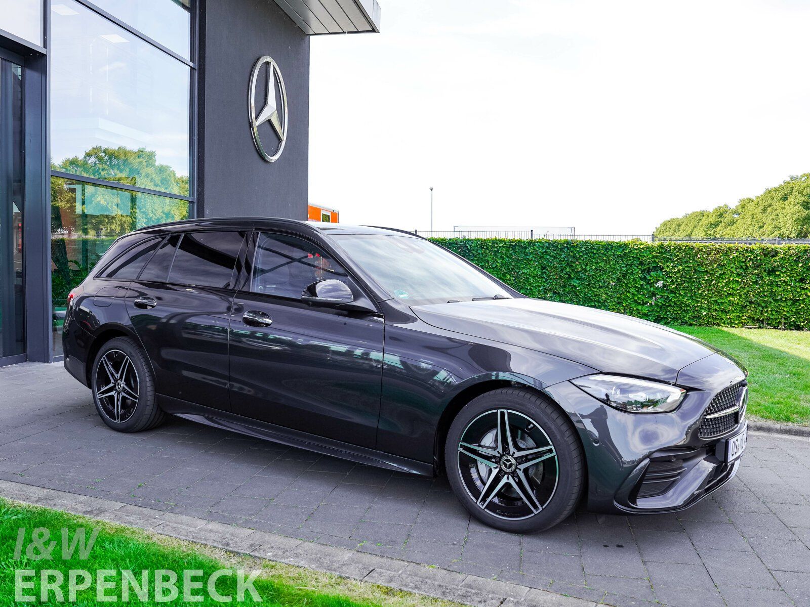 Fahrzeugabbildung Mercedes-Benz C 300 de T Edition AMG Distronic AHK Pano Memory