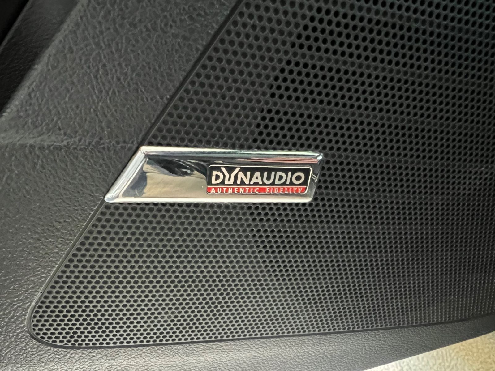 Fahrzeugabbildung Volkswagen Tiguan 2.0TDI Sport & Style 4Motion *PANO*XENON*