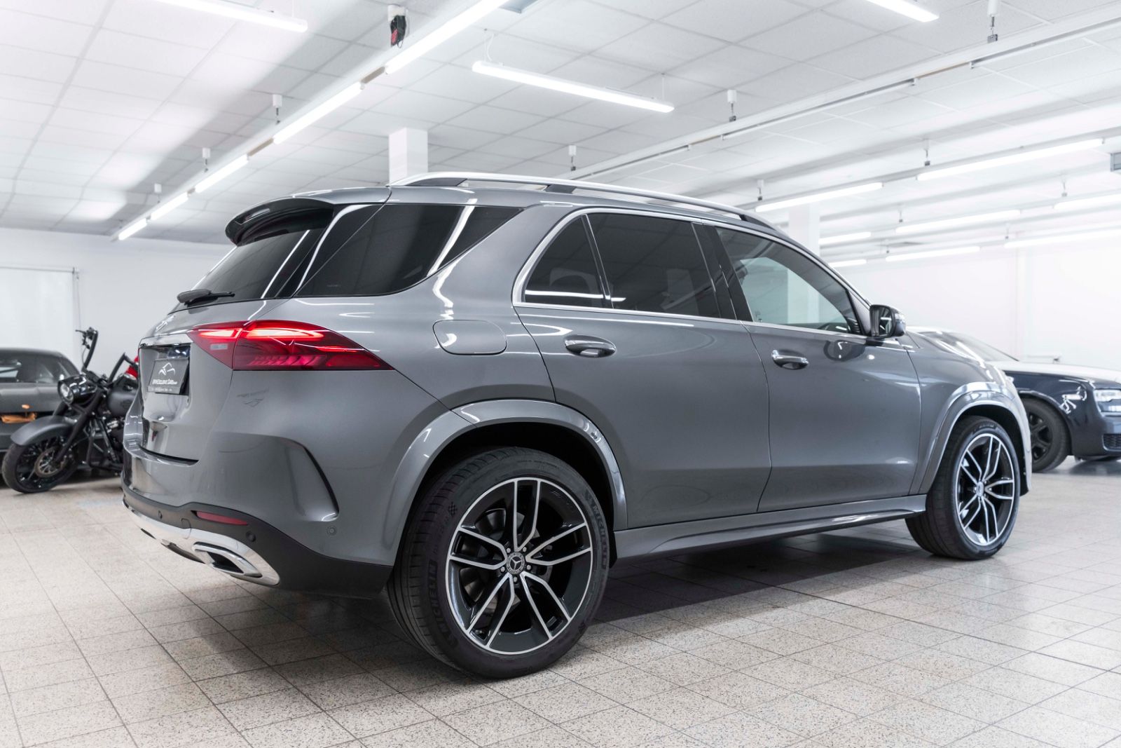 Fahrzeugabbildung Mercedes-Benz GLE 350de 4Matic AMG 3D KAM BURMESTER ACC LUFT