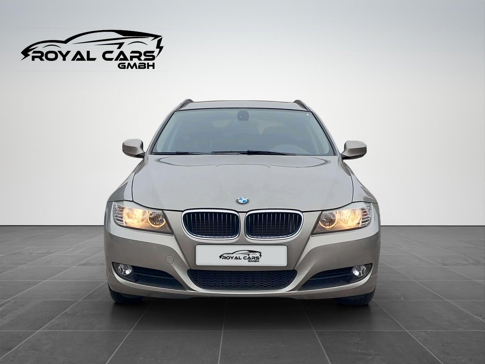 BMW 318 2012 — rear view